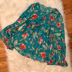 NWOT long bell sleeve tropical print top